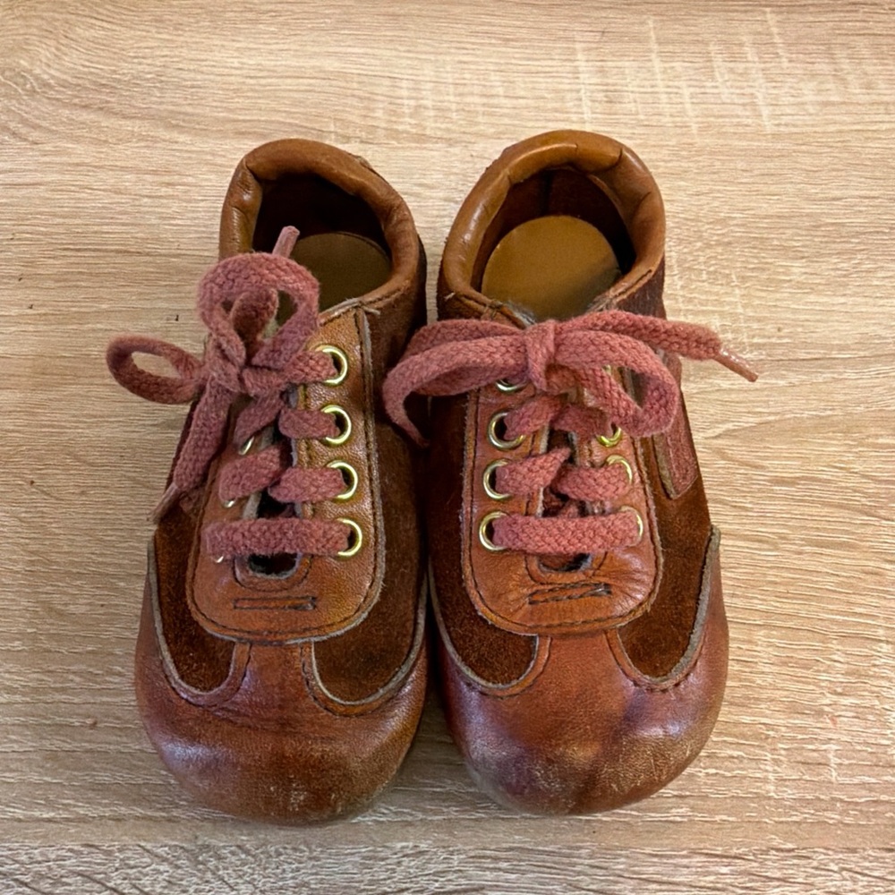 Vintage Kinney kids baby shoes Brown leather suede lace up size 6.5